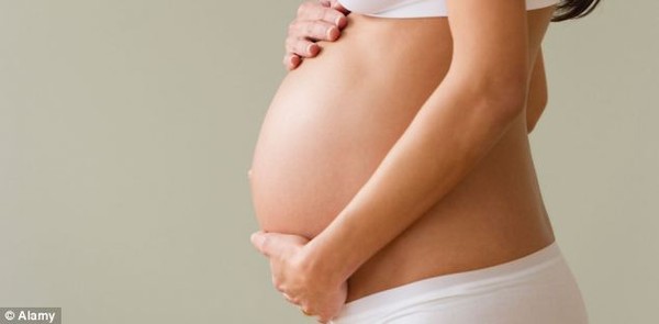 Mang thai 41 tuần, mổ đẻ phát hiện tử cung... không có em bé 1