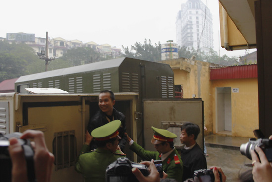 Ngày 17/1, phiên xét xử phúc thẩm được TAND Tối cao mở theo kháng cáo xin giảm hình phạt của Đặng Trần Hoài.