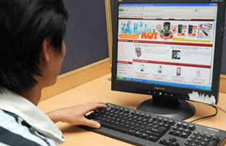 Bán hàng qua mạng internet không đăng kí sẽ bị phạt đến 100 triệu đồng.