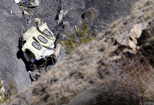 Wreckage of an Airbus A320 is seen at the crash site, near Seyne-les-Alpes, French Alps, March 26, 2015. A young German co-pilot locked himself alone in the cockpit of Germanwings flight 9525 and set it on course to crash into an Alpine mountain, killing all 150 people on board including himself, prosecutors said on Thursday. French prosecutors offered no motive for why 27-year-old Andreas Lubitz apparently took the controls of the Airbus A320, locked the captain out of the cockpit and deliberately set it veering down from cruising altitude at 3,000 feet per minute. REUTERS/Emmanuel Foudrot TPX IMAGES OF THE DAY