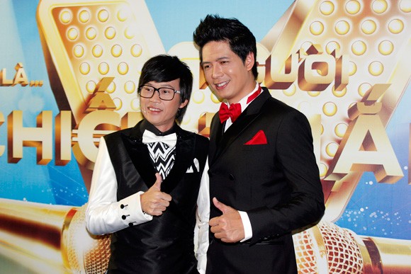 Ở mùa đầu, Hoài Linh làm giám khảo và Bình Minh làm MC.