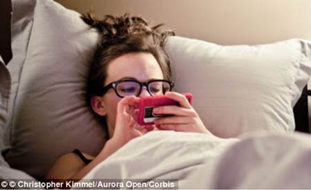 Xu hướng “nghiện” sử dụng Internet trên giường ngủ