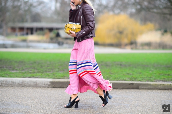 Woman wearing a pink Céline skirt