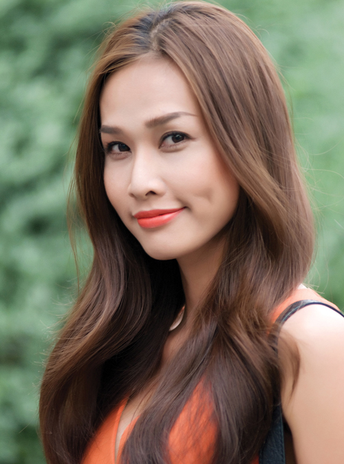 Dương Mỹ Linh là một trong số ít người mẫu chịu khó cười vì cô có cặp má lúm rất khác biệt so với các bạn đồng nghiệp.