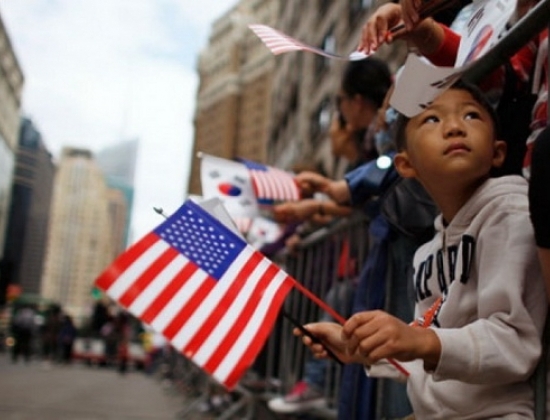 Người nhập cư gốc Á tại Mỹ - Ảnh: Reuters