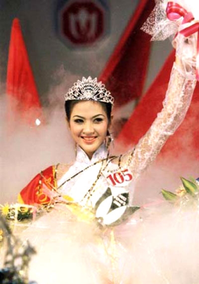 Hoa hậu Phan Thu Ngân khi đăng quang