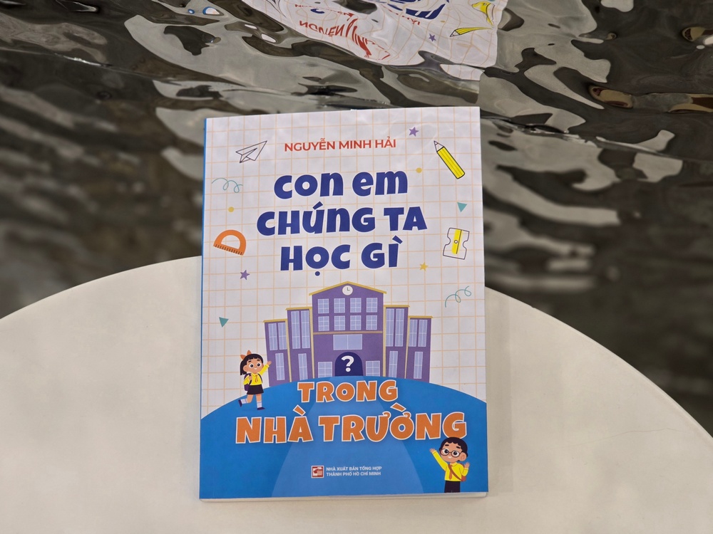 Con em chúng ta học gì trong nhà trường?