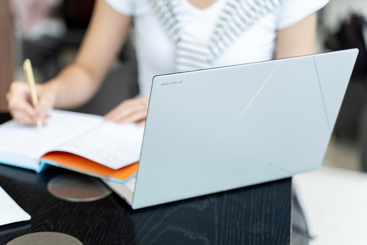 ASUS: một năm nhiều thành công trong hành trình tiên phong phổ cập laptop AI tại Việt Nam
