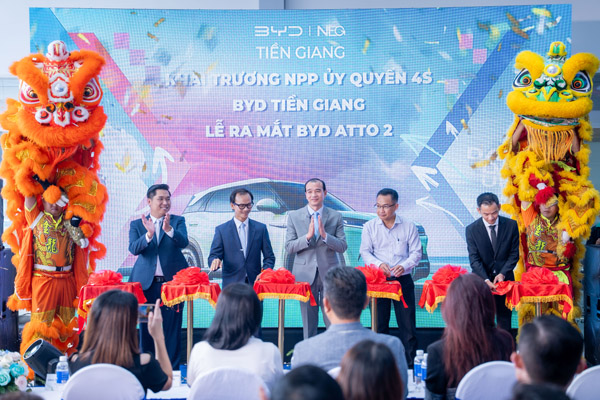 BYD phủ sóng xe điện Atto 2 tại miền Tây, khai trương showroom 4S lớn nhất khu vực