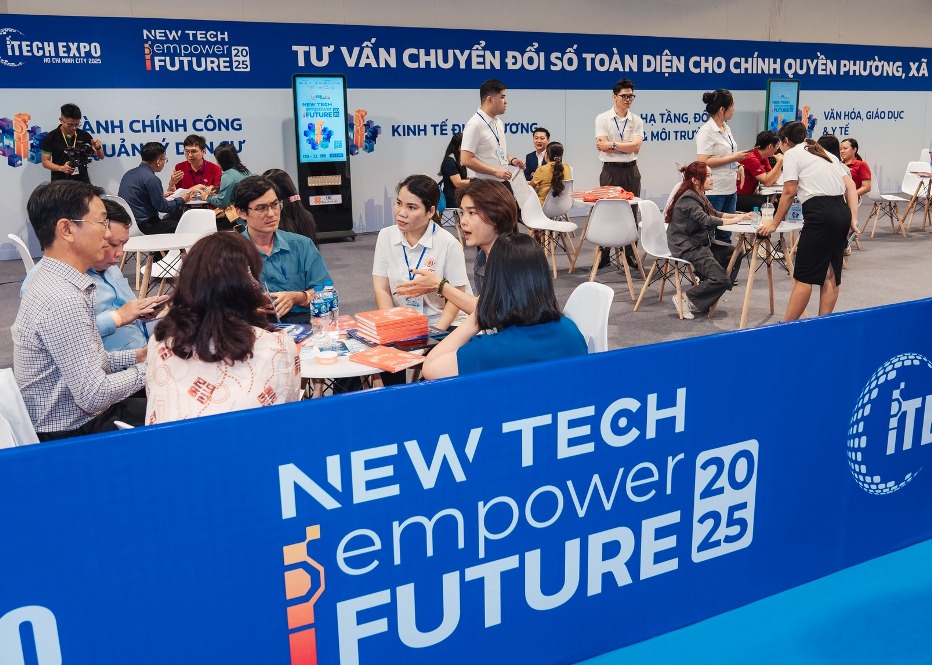 iTech Expo 2025: Sôi động hoạt động tư vấn chuyển đổi số chính quyền cơ sở phường xã