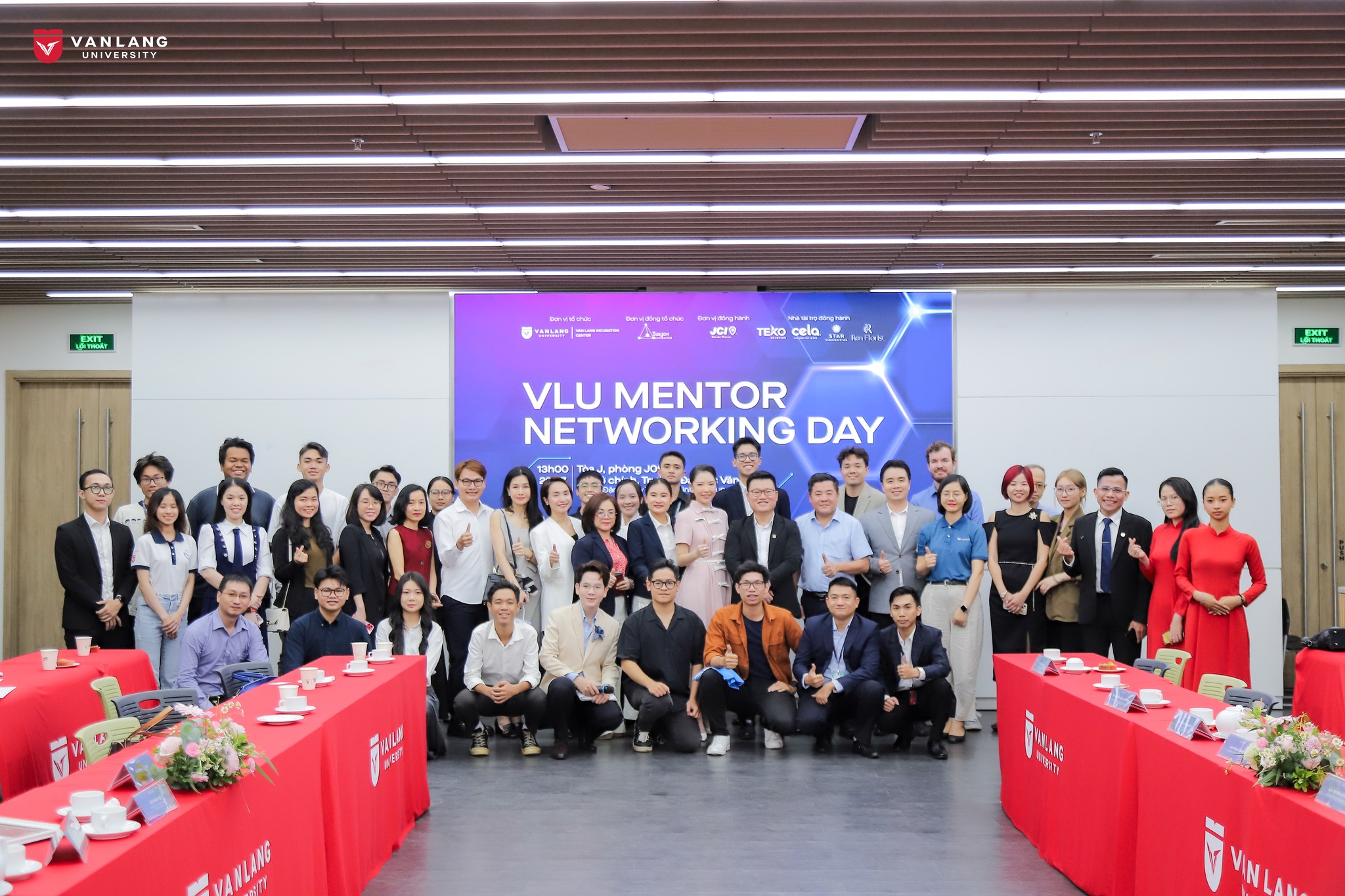 Đại học Văn Lang ký kết biên bản ghi nhớ hợp tác với Trung tâm Khởi nghiệp sáng tạo TP.HCM