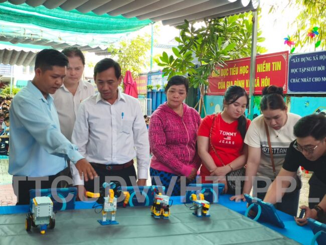 TP.HCM: Ứng dụng chuyển đổi số và trí tuệ nhân tạo ở bậc tiểu học 3 573341376 1329234585881984 4291408966944779937 n