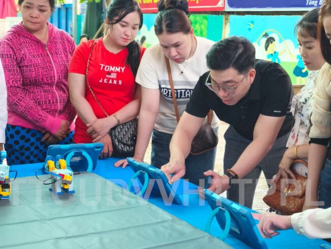 TP.HCM: Ứng dụng chuyển đổi số và trí tuệ nhân tạo ở bậc tiểu học 2 573410723 1329234485881994 2675514352045732032 n