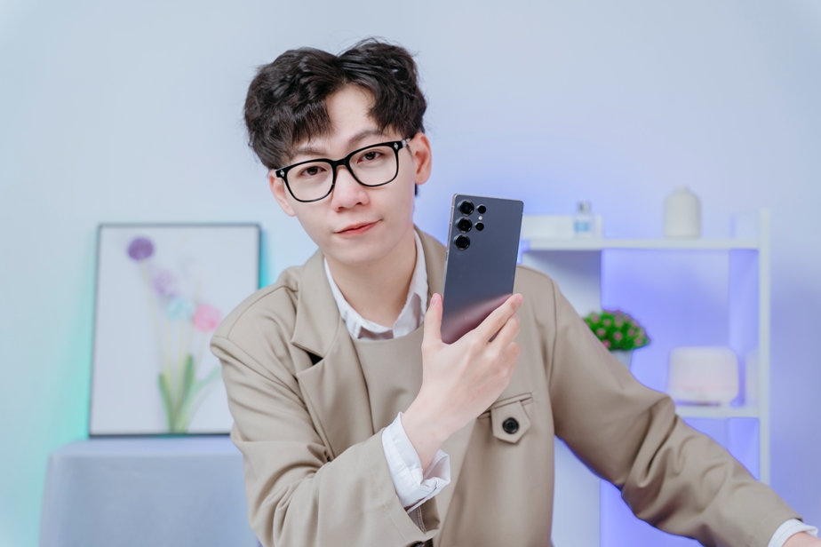 Sale công nghệ 11/11: Mua điện thoại tặng loa bluetooth, phụ kiện chỉ từ 11.000 đồng 4 Di Dong Viet Samsung S25 Ultra