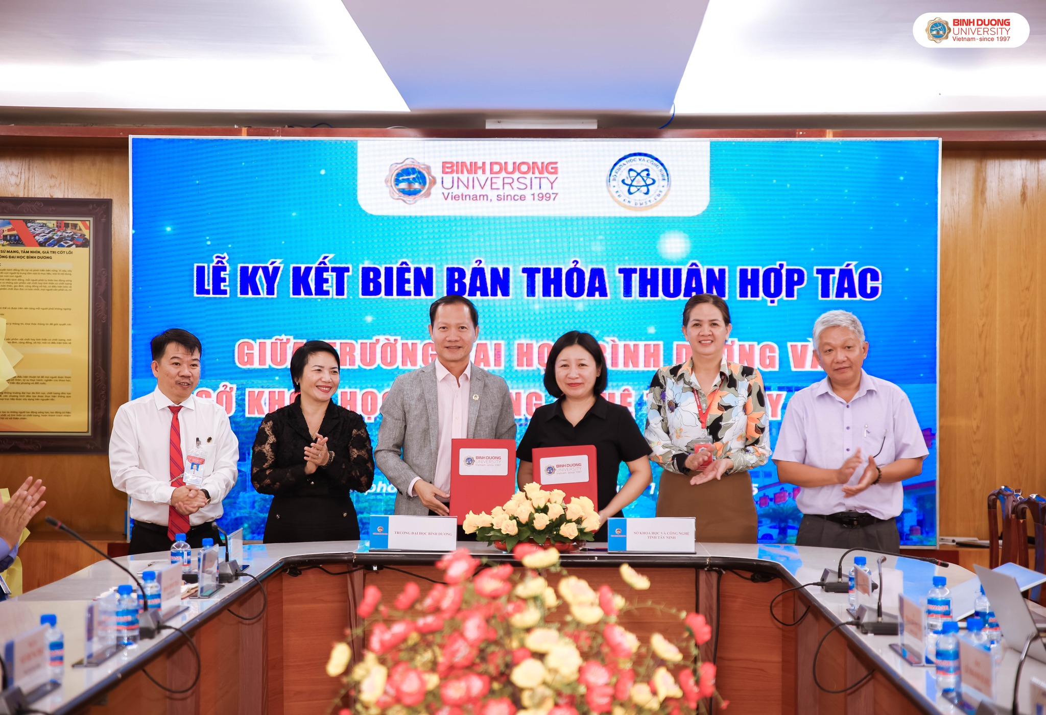 Trường Đại học Bình Dương ký thỏa thuận hợp tác với Sở Khoa học và Công nghệ tỉnh Tây Ninh Trường Đại học Bình Dương ký thỏa thuận hợp tác với Sở Khoa học và Công nghệ tỉnh Tây Ninh