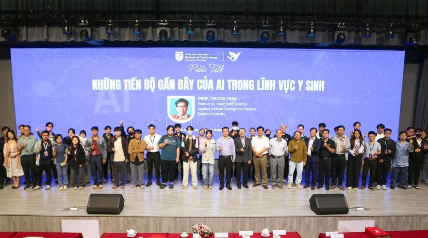 Sinh viên ĐH Văn Lang cập nhật xu hướng ứng dụng AI trong y sinh Sinh viên ĐH Văn Lang cập nhật xu hướng ứng dụng AI trong y sinh