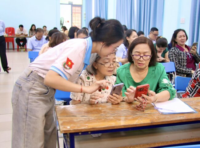 Phường Vườn Lài tập huấn chuyển đổi số và ứng dụng AI 2 Vuon Lai 2