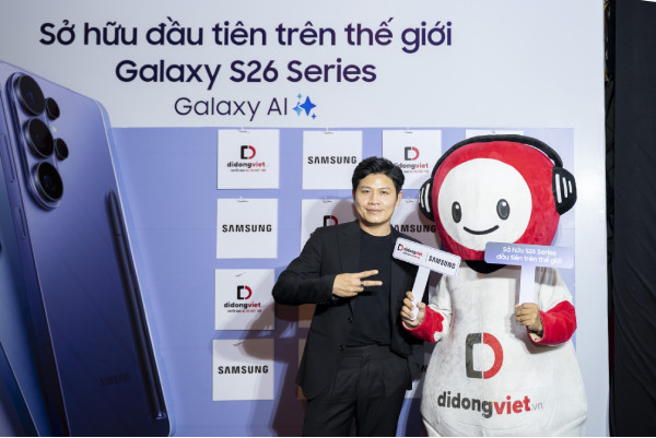 Hàng trăm khách hàng nhận Galaxy S26 series tại Di Động Việt ngay trong đêm trả hàng và mở bán
