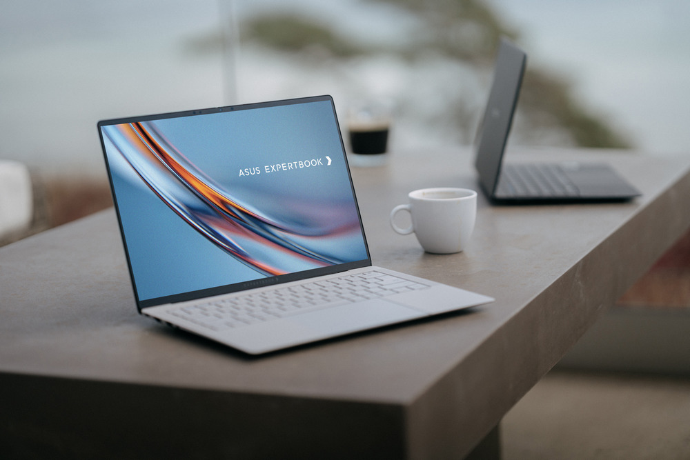 ASUS Expertbook Ultra: Laptop doanh nhân giá “khủng” 100 triệu đồng